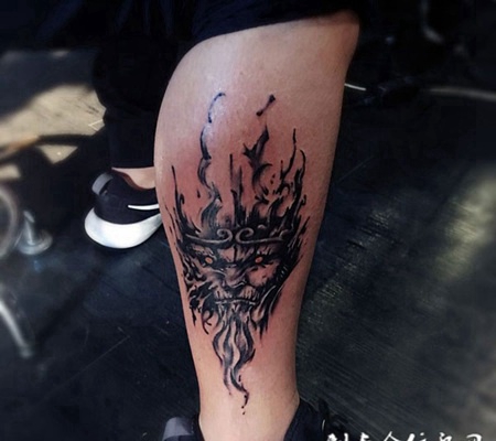成佛成魔，小腿斗战胜佛个性纹身