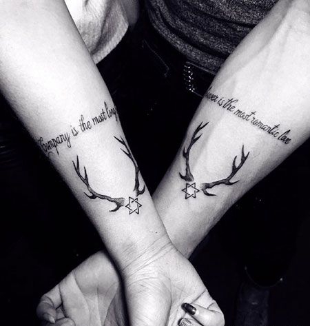 情侣手臂英文字母六芒星鹿角纹身图案
