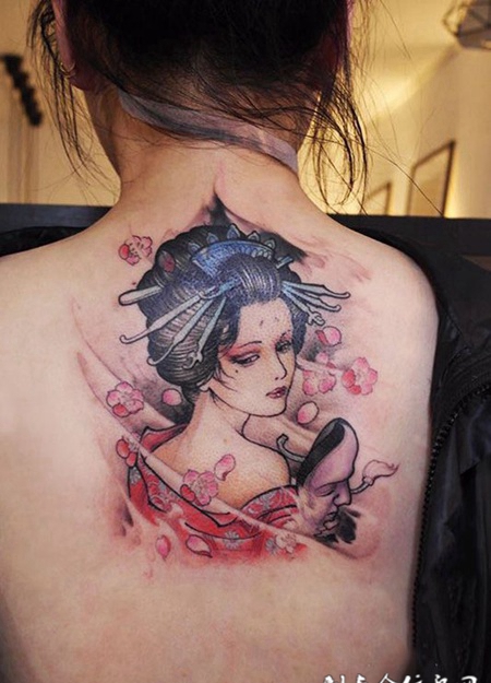绝世佳人，后背艺妓彩绘纹身
