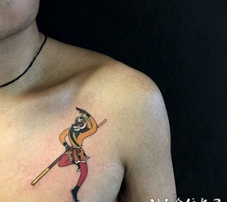 西行战神，胸部斗战胜佛卡通彩绘纹身