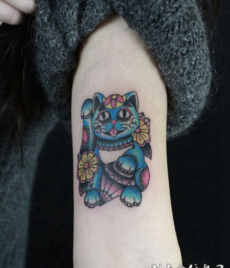 手臂彩绘吉利招财猫纹身图案