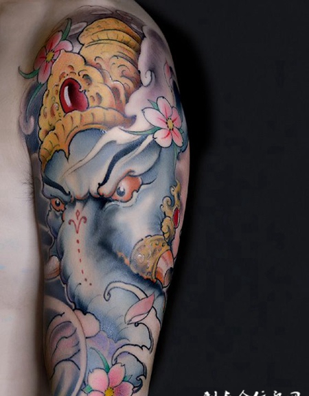 护佑世人，手臂象神彩绘纹身