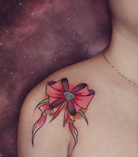 粉色少女心，披肩好看的蝴蝶结彩绘纹身