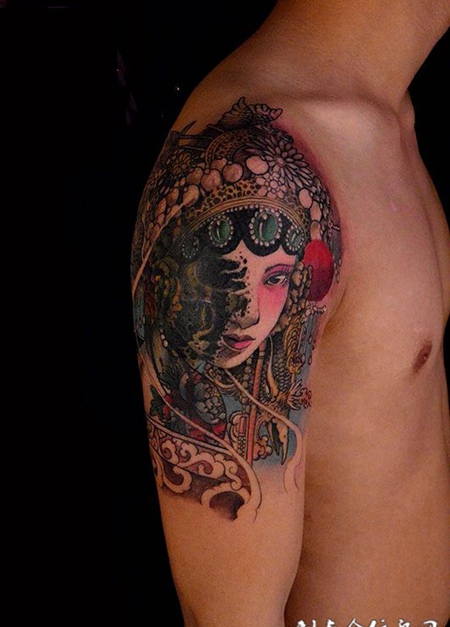 芳华依旧，手臂个性花旦彩绘纹身