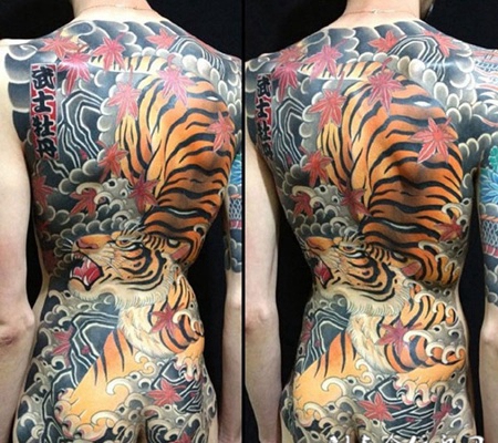 虎啸震天，传统下山虎大满背纹身