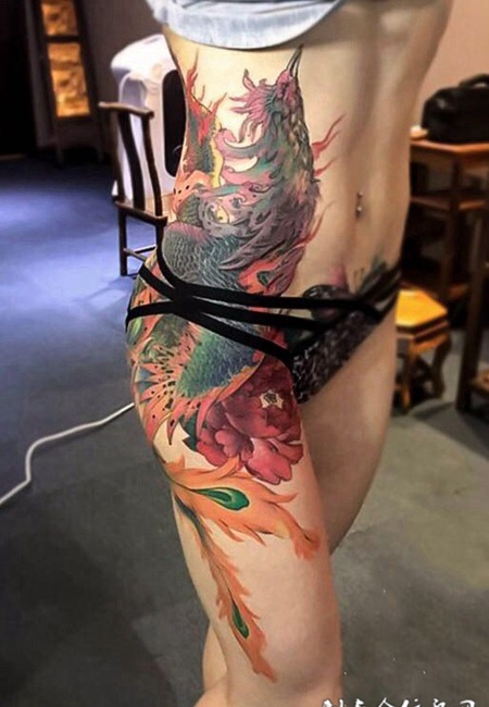 凤舞九天，腰部凤凰彩绘纹身图案