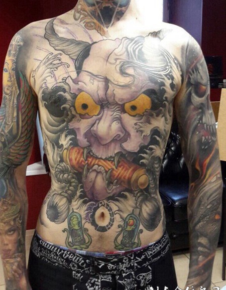 面貌狰狞，满胸般若霸气纹身