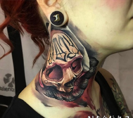 等待重生，颈部个性骷髅纹身