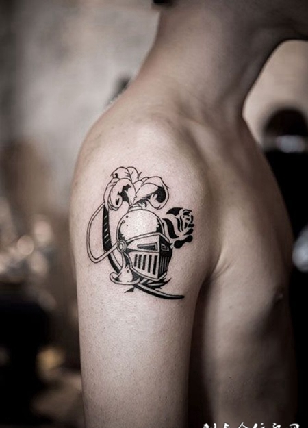 勇士头盔，手臂头盔纹身图案