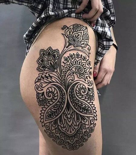信仰之花，臀部波西米亚图腾纹身