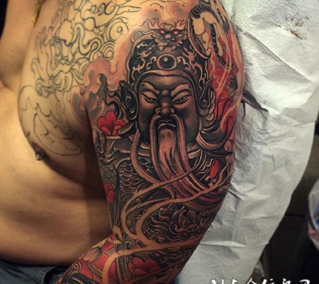 忠义两全，大臂关公纹身图案