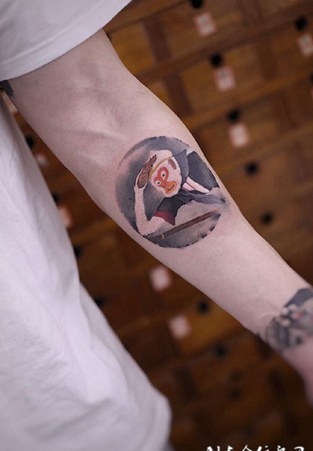 火眼金睛，手臂中国画风斗战胜佛纹身图案