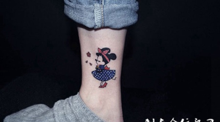 脚踝米妮卡通纹身图案