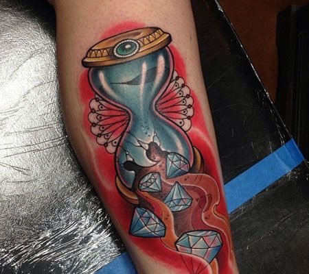 小腿钻石沙漏纹身图案