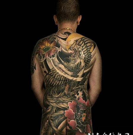 百鸟之王，大满背凤凰纹身图案
