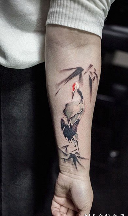 不舞之鹤，手臂鹤纹身图案