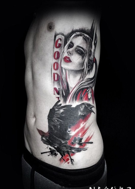 哈利奎因，侧腰小丑女肖像纹身