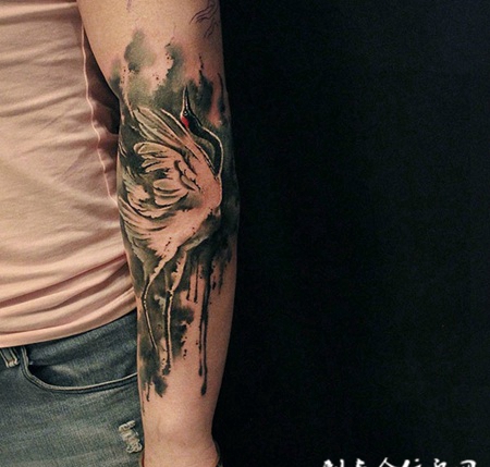 鹤舞荒野，手臂好看的丹顶鹤纹身图案