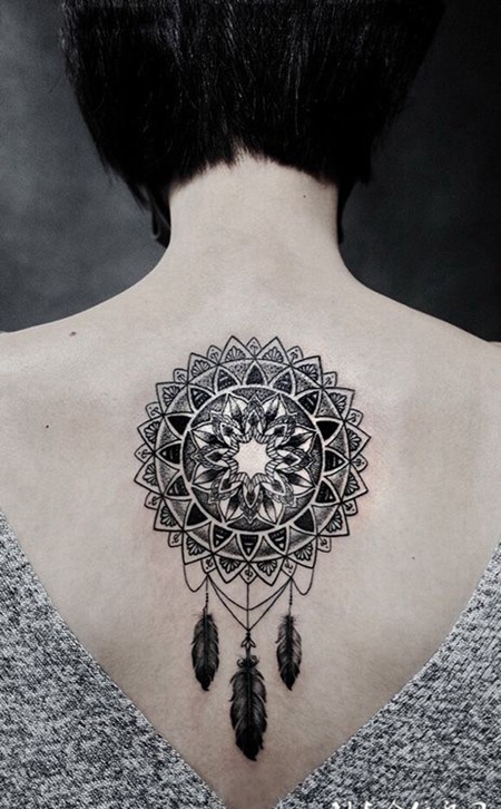 梦的轮回，后背曼陀罗捕梦网纹身