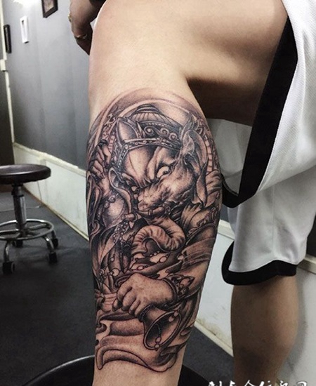 驱妖除魔，腿部象神纹身图案