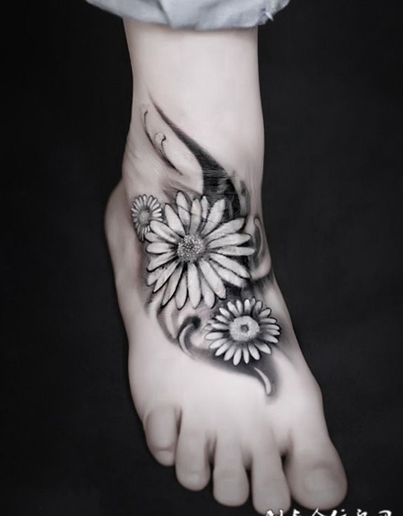 菊花飘香，脚踝个性雏菊纹身
