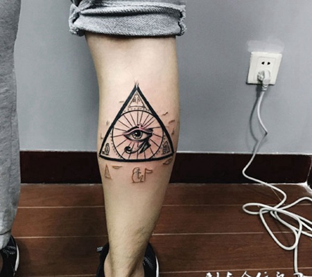 腿部荷鲁斯之眼纹身图案