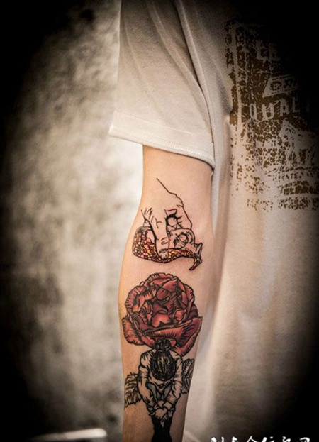 玫瑰花开，手臂个性玫瑰与女孩纹身图案