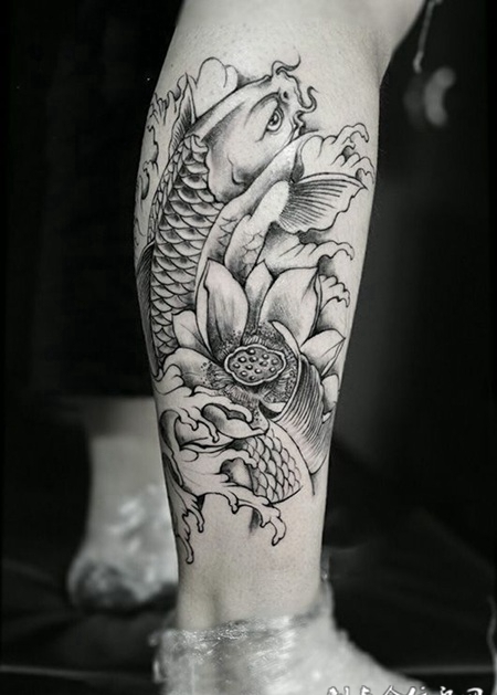鱼戏莲花，腿部鲤鱼与莲花纹身