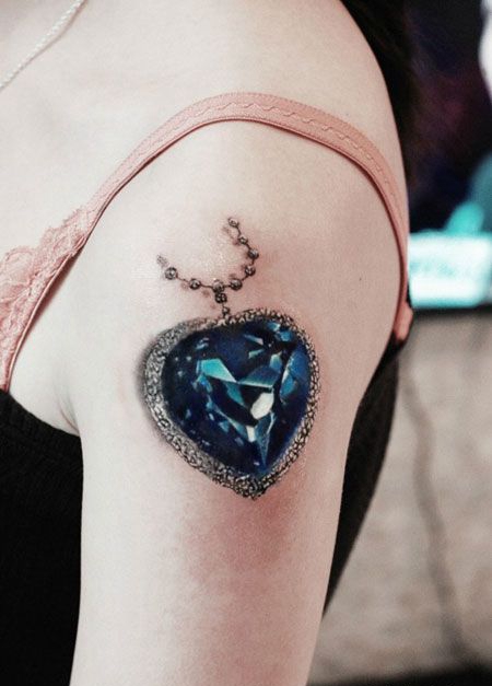 大臂水晶项链纹身图案