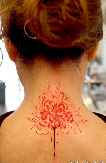 花香彼岸，颈部彼岸花个性纹身