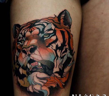 沉默的猛兽，大腿老虎彩绘纹身