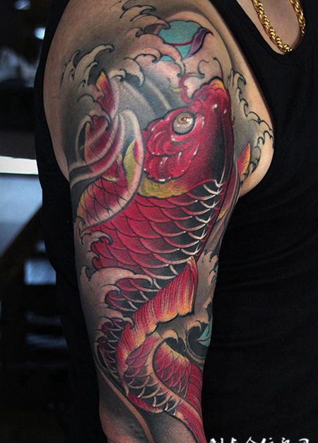 鱼跃龙门，大臂鲤鱼彩绘纹身