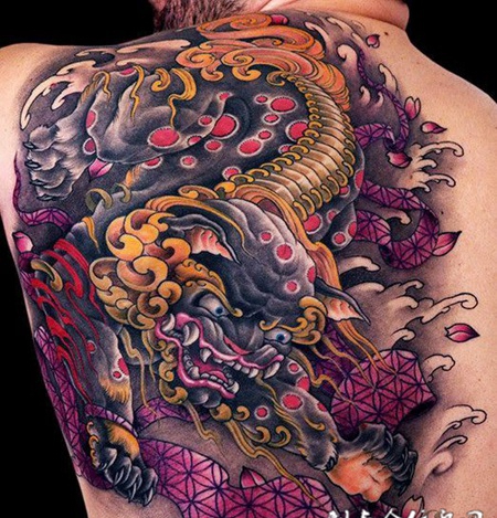 福狮归来，后背传统唐狮彩绘纹身