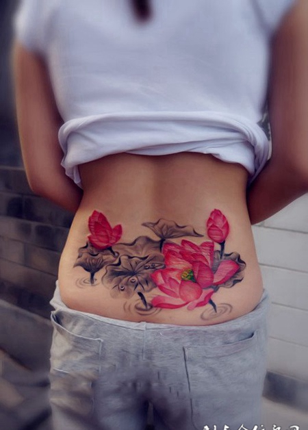 雨后荷塘，后腰水墨莲花纹身图案