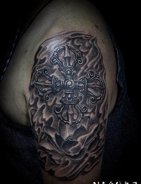 镇魔之曲，手臂降魔杵与莲花纹身