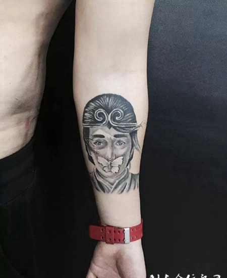 欲戴金箍，手臂至尊宝纹身图案