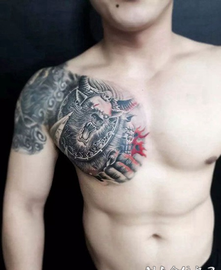 半甲牛魔王纹身图案