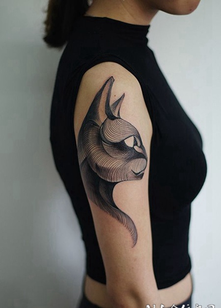 天生猎手，手臂线条猫咪创意纹身