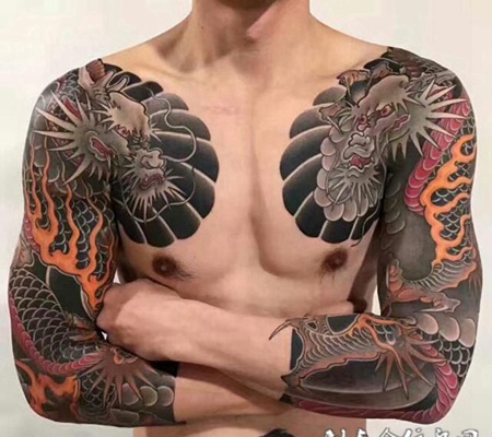 双龙戏珠，传统双龙九分袖花臂纹身