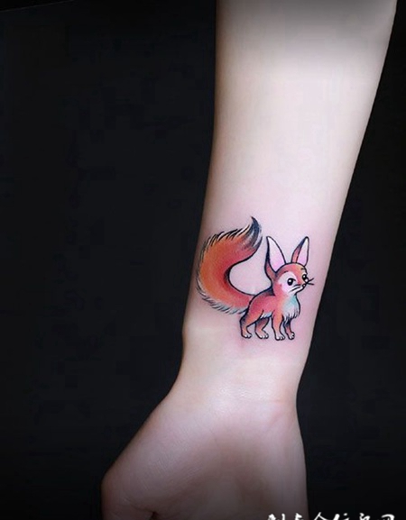 精灵小狐狸，手臂狐狸纹身图案