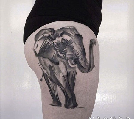 自然巨兽，臀部水墨大象写意纹身