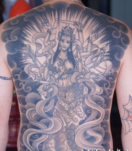 满背传统千手观音纹身