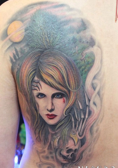 后背纹身：死亡女神