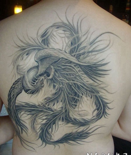 满背的凤凰回首纹身