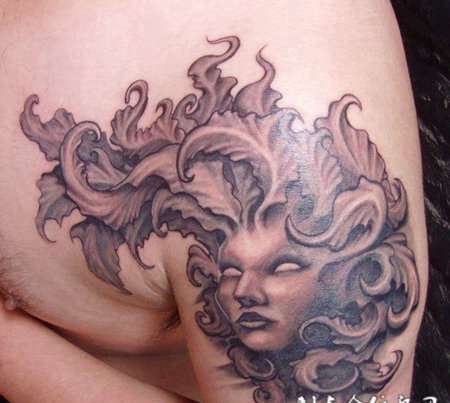 肩膀上的欧美白菜美女鬼纹身