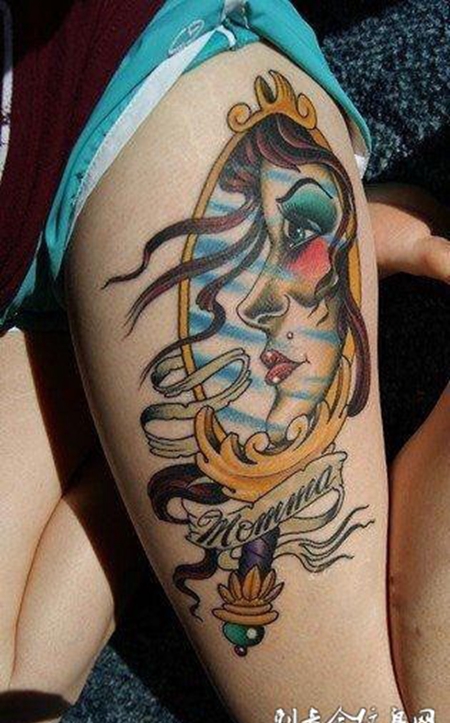 大腿镜子里的deadgirl纹身图案