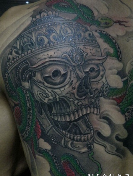 肩部传统嘎巴拉纹身