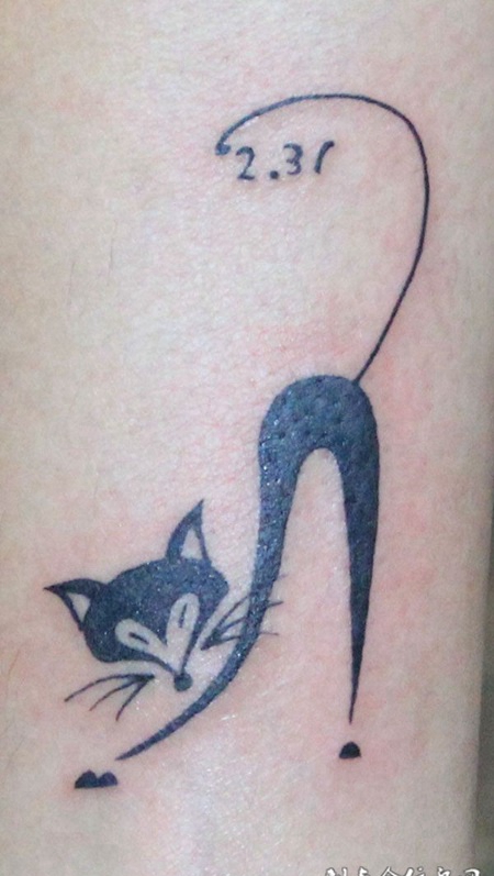 可爱的图腾小狐狸纹身