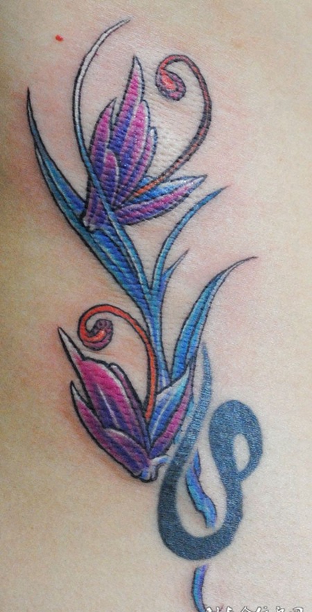 妖娆写实兰花纹身