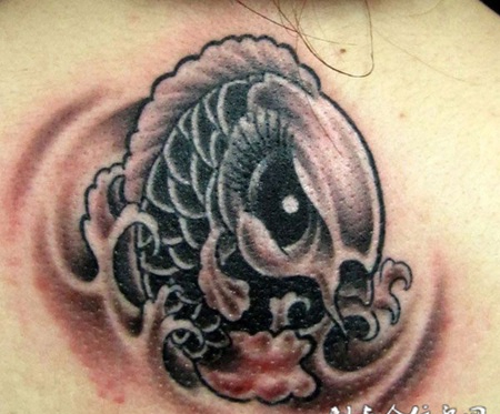 Q版的小鲤鱼纹身